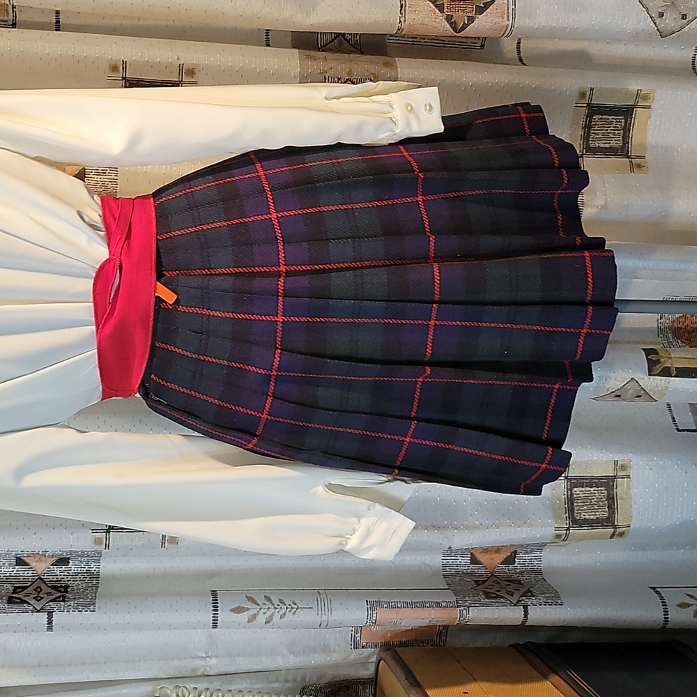 Vintage Madison Pleated Skirt - Picture 4 of 11